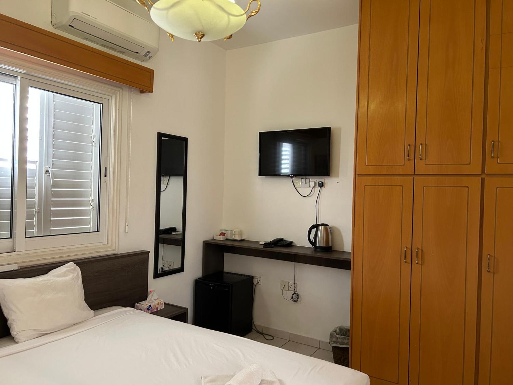 St Elena Boutique Residence Ларнака Экстерьер фото